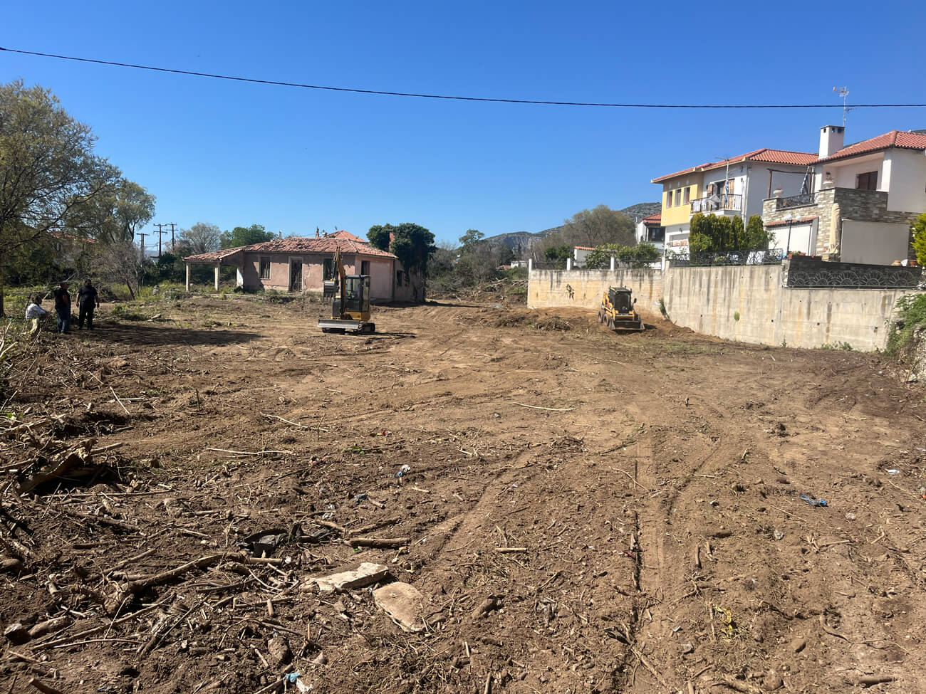 Διαμορφώσεις Εδάφους & καθαρισμός οικοπέδων-Βόλος-2