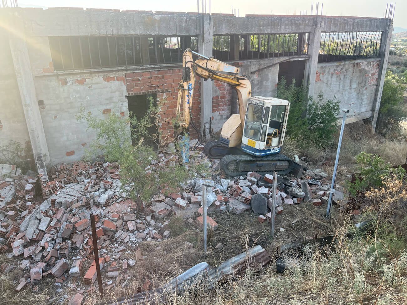 Φορτηγό για τα μπάζα